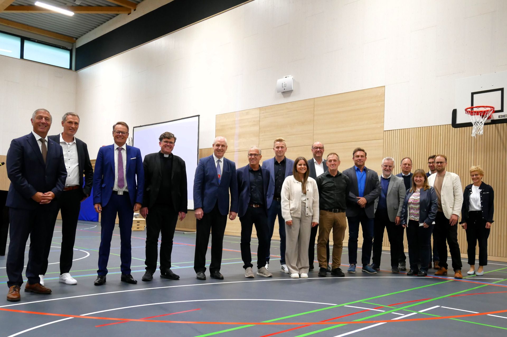 Einweihung der neuen Sporthalle am Birkenweg