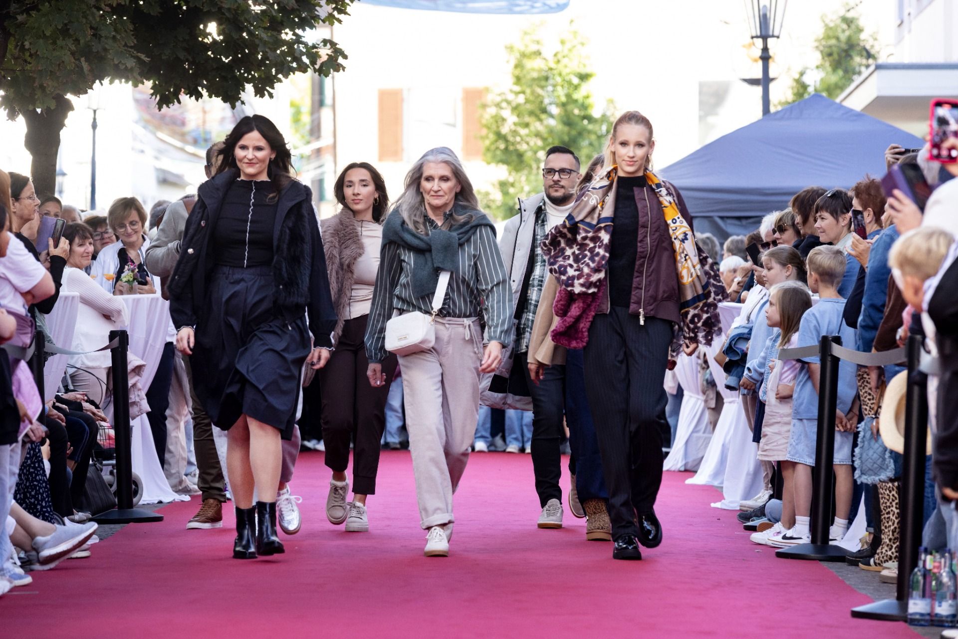 Bild Luftart Modenschau (Madeleine Wahl)