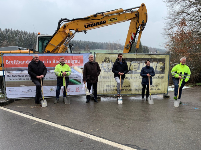 V. l. Martin Götzer (BK Teleconsult), Andreas Brändle (Wassermeister, Stadtwerke Bad Saulgau), Richard Striegel (Betriebsleiter, Stadtwerke Bad Saulgau), Martin Boos (atene KOM), Doris Schröter (Bürgermeisterin, Stadt Bad Saulgau), Johannes Übelhör (Technischer Leiter, Stadtwerke Bad Saulgau)