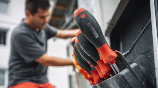 Bild von Handwerker und Werkzeug